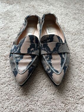 AGL Attilio Giusti Leombruni Leather Python-Print Pointed Toe Loafers